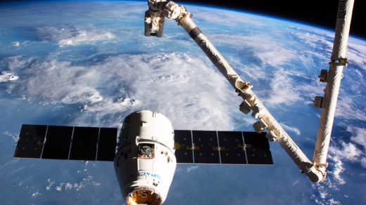 Dragon Spacecraft Prepared to Resupply International Space Station